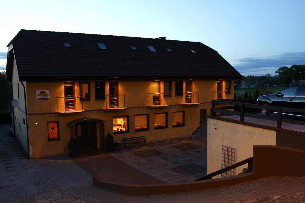 Dom Goscinny Pod Gora Chełmno Exterior foto